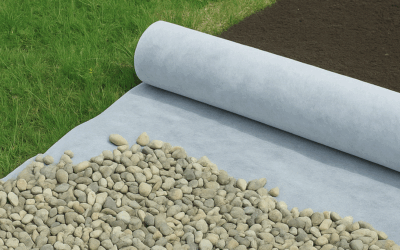 Pose de géotextile : guide complet pour un jardin propre et durable